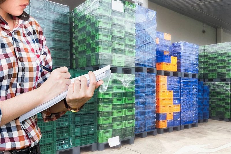 Ja priekšlikumu pieņems, uzzināsim, cik produkti maksā noliktavu plauktos un cik – to piegāde līdz veikaliem, bet kurš šīs cenas apkopos un ziņos?