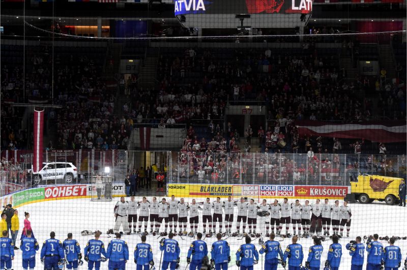 Latvijas hokeja izlasei līdzjutēji ir arī citās valstīs.