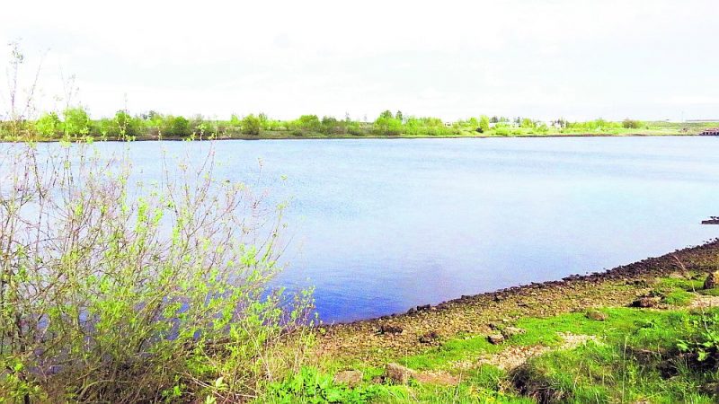 Skats no Doles salas, kur atradās kārtības sargi, uz Zirņu salu, no kurienes Daugavā devās maluzvejnieki.