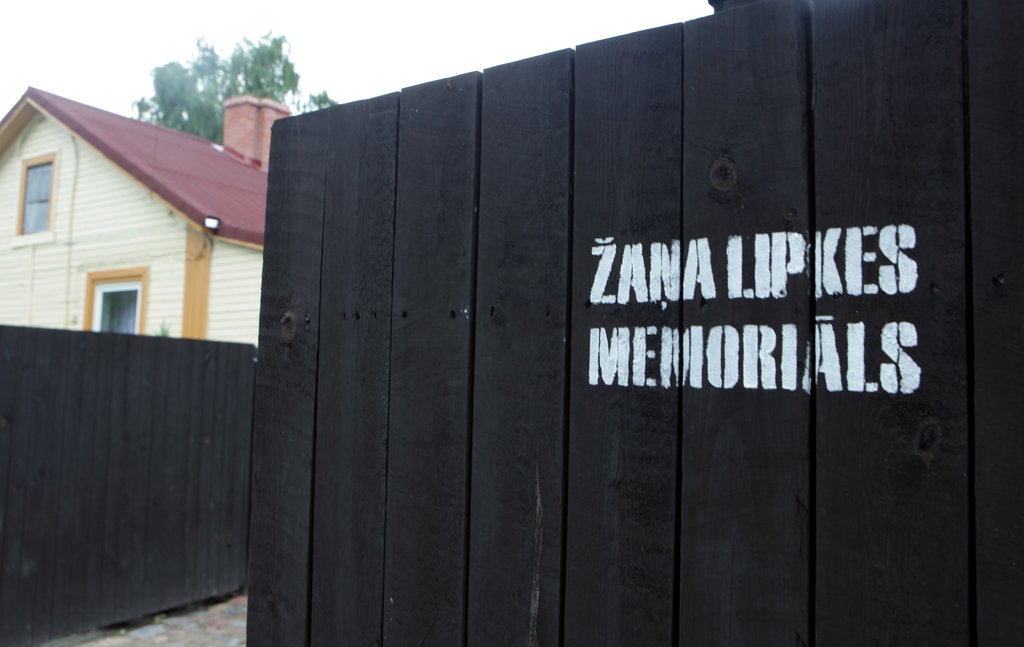 Žaņa Lipkes memoriāls Balasta dambī.