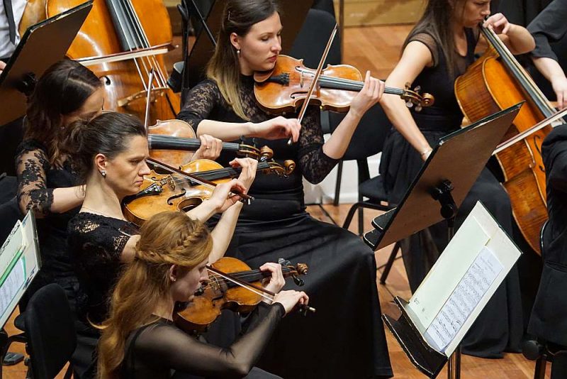 Normunda Šnē vadītās Brāmsa Otrās simfonijas interpretācijas spēcīgākie rakursi bija spēja iedzīvināt šo tik labi zināmo partitūru bez lieka smaguma.