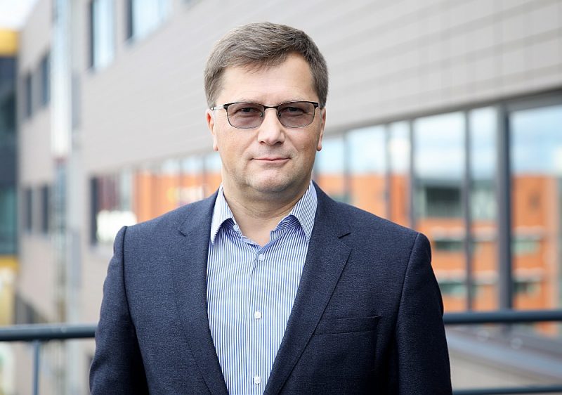 SIA “Creditreform Latvija” valdes priekšsēdētājs Māris Baidekalns: “No “Creditreform” veiktā pētījuma var secināt, ka Latvijas biznesa vidi var negatīvi ietekmēt Skandināvijas valstis, kuras arvien biežāk pārceļ savu biznesu vai daļu no sava biznesa uz Latviju, nodarbinot Latvijas iedzīvotājus un maksājot daļēji nodokļus arī šeit.”