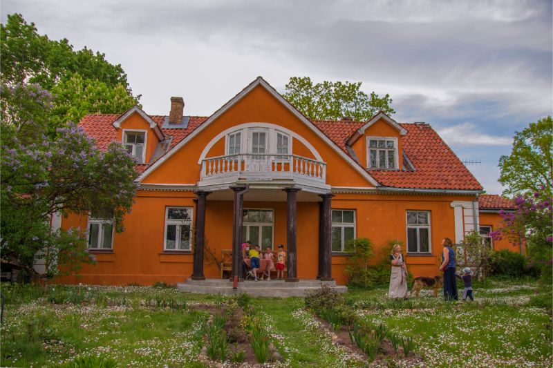 Edvarta Virzas dzimtas mājas “Billītes”.
