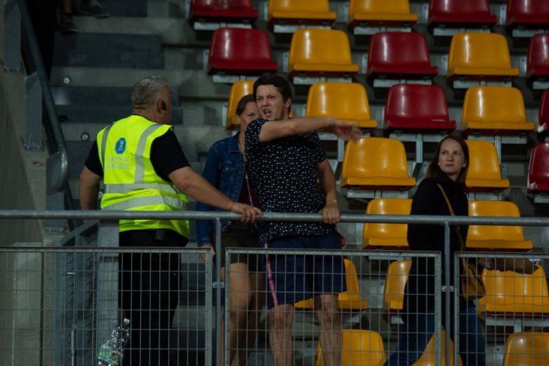 Ne visi spēj mierīgi uztvert Latvijas futbola izlases bezzobaino sniegumu.