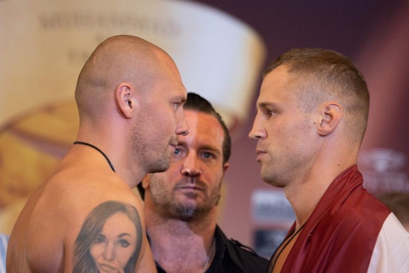 Pusnaktī sāksies ilgi gaidītā cīņa – Mairis Briedis (no labās) pret poli Kšištofu Glovacki.