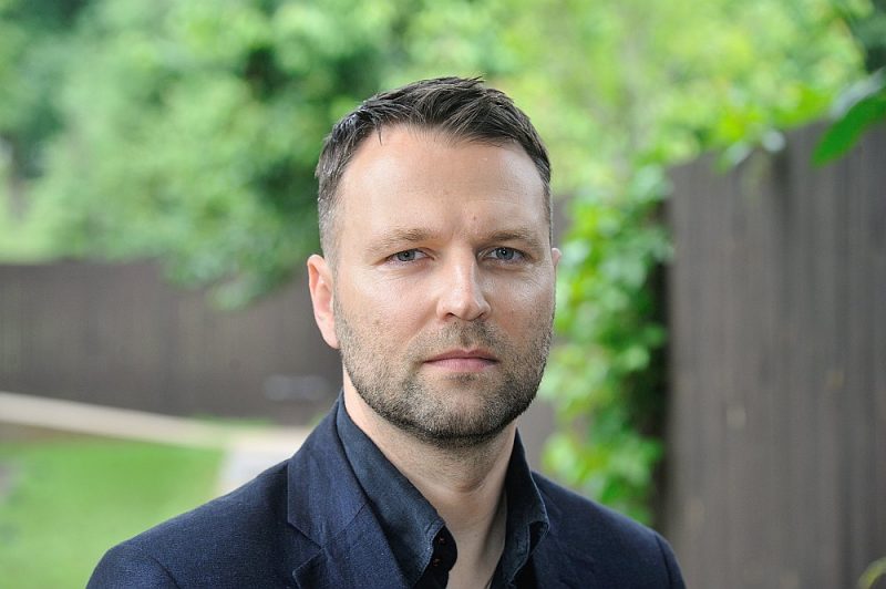 Rolands Krutovs: “Katrs darbs man ir maza dievišķuma atklāsme. Tā ir īpaša sajūta, jo dziļi dvēselē jūtu, ka meklēju sen aizmirstu sevi.”