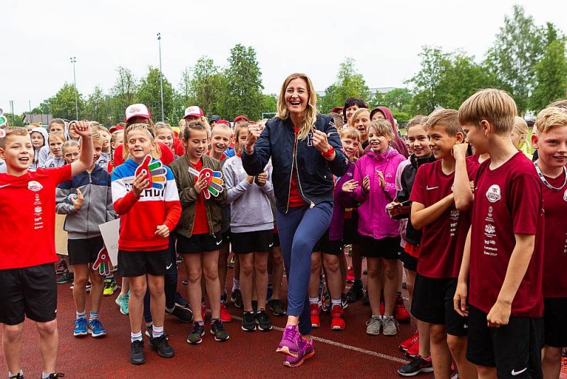 Šogad finālsacensībās Jelgavas 4. vidusskola Zemgales reģionu pārstāvēja visās klašu grupās. Trešo un ceturto klašu grupā ieguva pirmo vietu. Sporta skolotāja Nataļja Gorškova to skaidro ar smago darbu, ko skolēni un pedagogi iegulda gan mācību stundās, gan ārpus tām.
