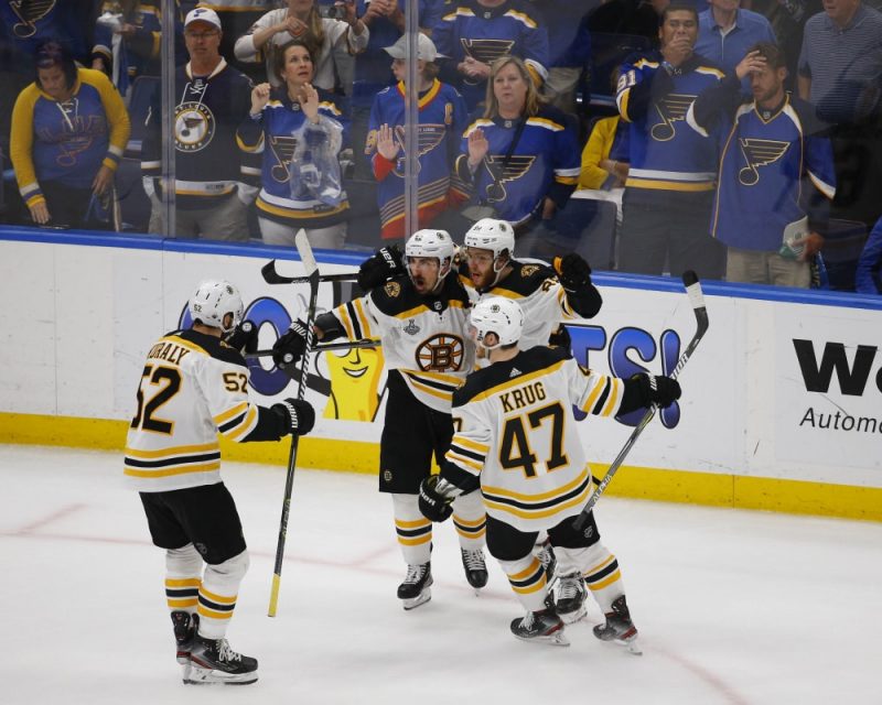“Bruins” panāk Stenlija kausa fināla septīto spēli.