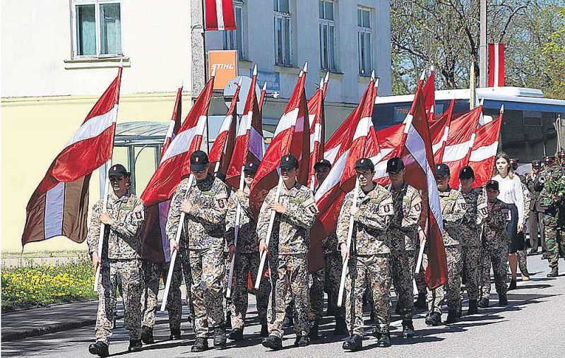 Karogus nes jaunsargi no Valmieras, Burtnieku novada, Rūjienas novada, Naukšēnu novada un Mazsalacas novada.