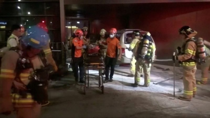 Dienvidkorejā pie Japānas vēstniecība aizdedzinās un vēlāk mirst vīrietis