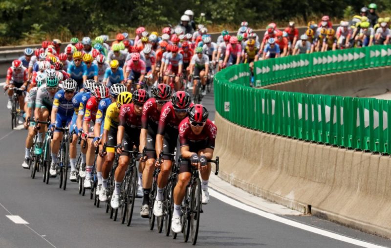 “Tour de France” velobrauciens straujiem soļiem tuvojas finišam.