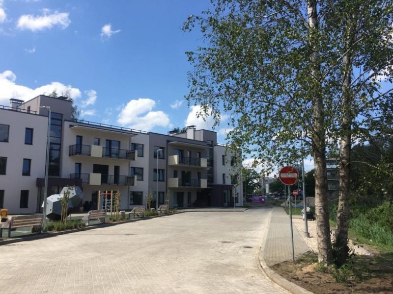 Ekspluatācijā nodota pirmā no 21 miljona eiro vērtā projekta "IRIS Shampeteris Apartments" daudzdzīvokļu ēkām Šampēterī.