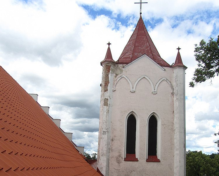 Aizputes baznīca.