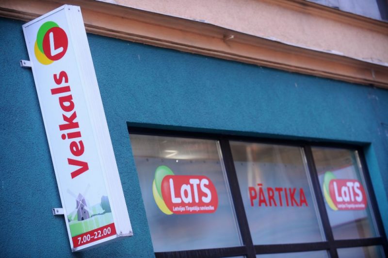 Veikala “LatS” izkārtne.