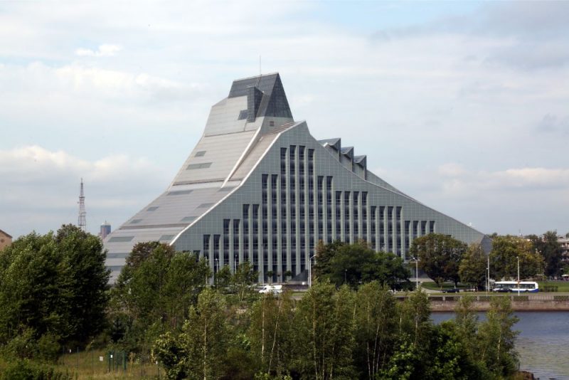 Latvijas Nacionālā bibliotēka.