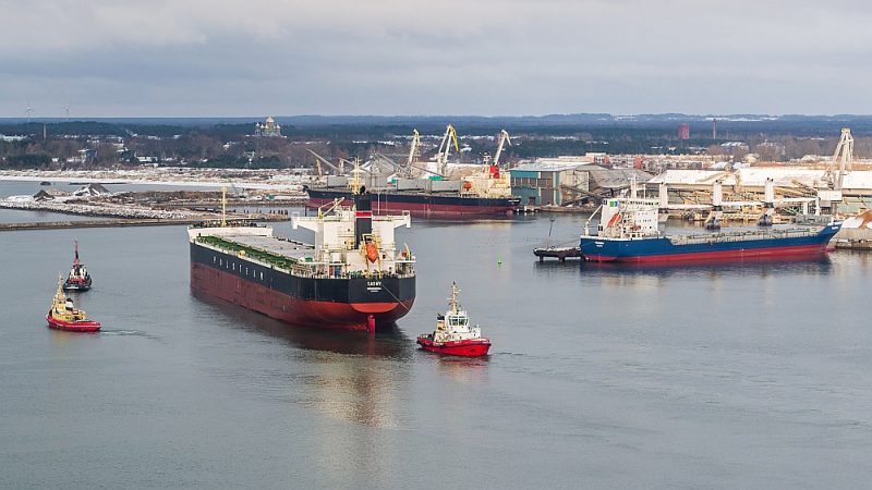 Liepājas uzņēmēji un Liepājas SEZ pārvaldnieks Jānis Lapiņš uzskata, ka, pateicoties SEZ statusam un nodokļu atlaidēm, speciālajā ekonomiskajā zonā uzņēmējdarbība pamazām pārorientējusies uz augstākas pievienotās vērtības produkcijas ražošanu.