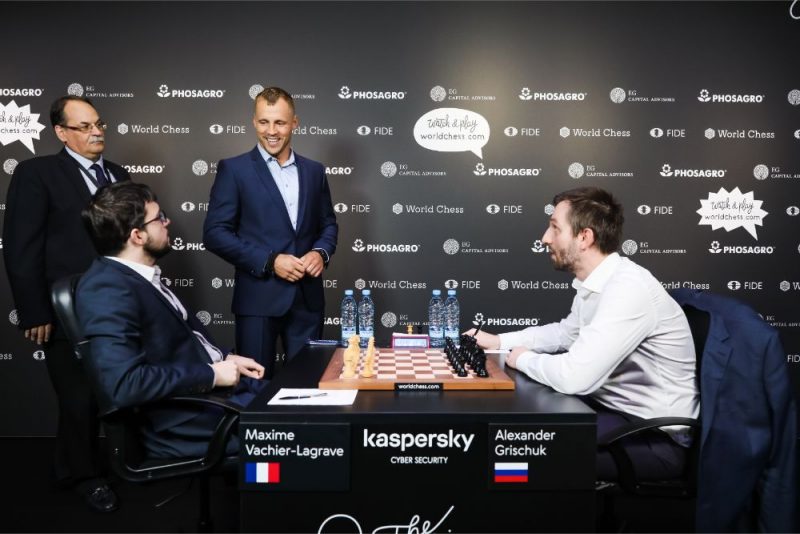 Pašmāju slavenības "iesilda" prestižo "Grand Prix" šaha spēli.