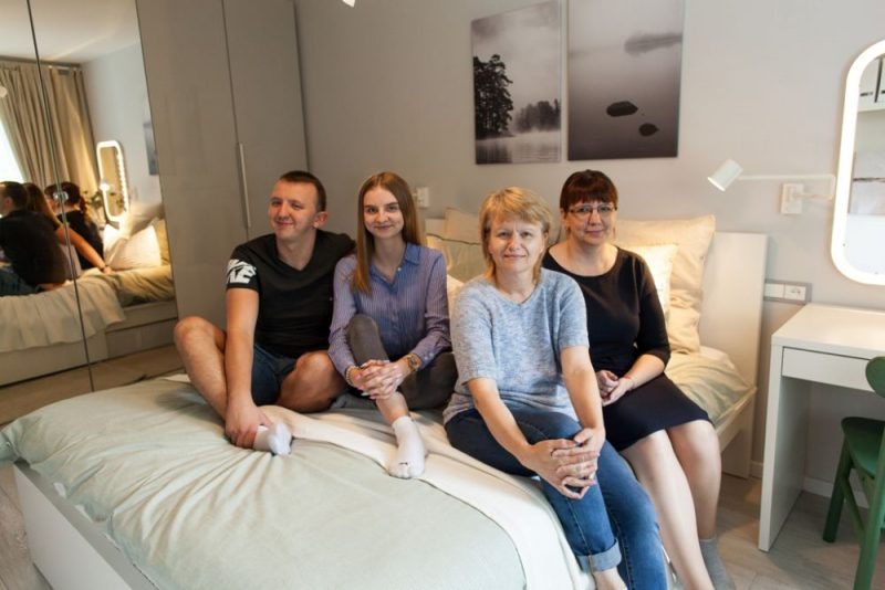 Dzīvoklis pirms un pēc "IKEA" dizaineres pārveidojumiem.