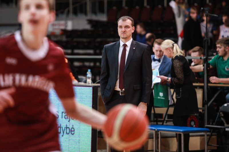 Treneris Sandis Buškevics.