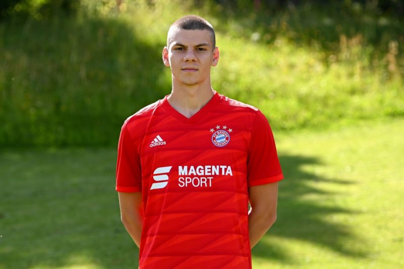 Daniels Ontužāns iekļauts Minhenes “Bayern” 28 spēlētāju sastāvā UEFA Čempionu līgas mačiem.