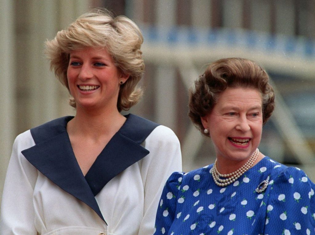 Princese Diāna un karaliene Elizabete II 1987.gadā.