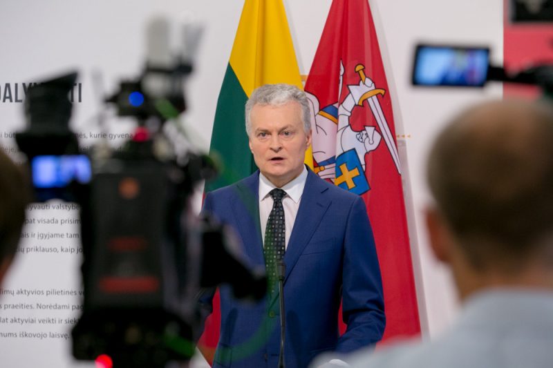 Lietuvas prezidents Gitans Nausēda dod zvērestu.