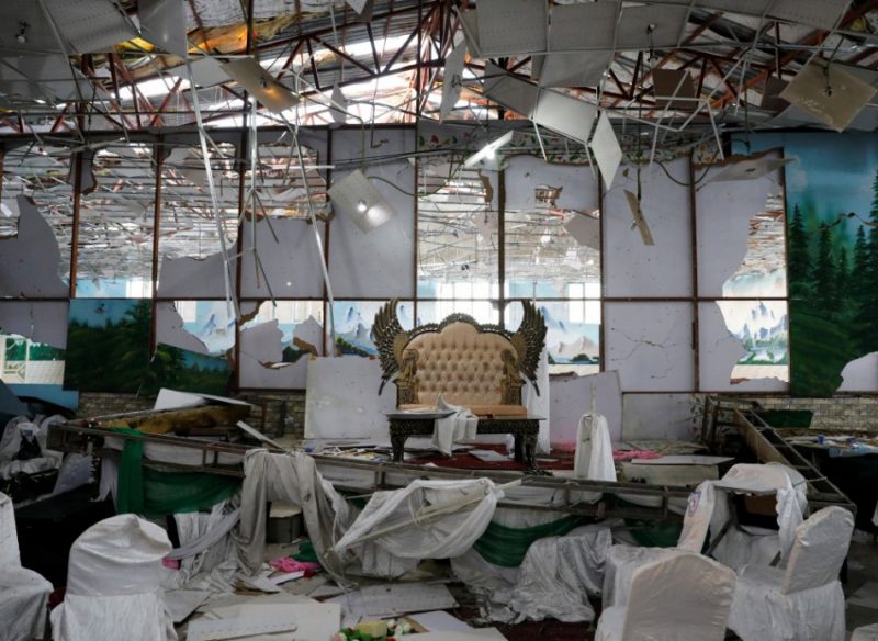 Kabulā spridzinātājs pašnāvnieks nogalina 63 kāziniekus
