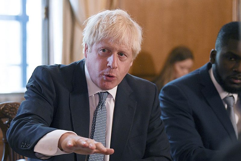 “Sodam jāatbilst noziegumam, lai sabiedrība varētu uzticēties tiesu sistēmai,” paziņojis Britānijas premjerministrs Boriss Džonsons.