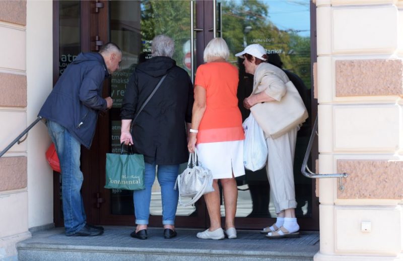 Pēc Eiropas Centrālās bankas atzinuma, slēgta "PNB banka".