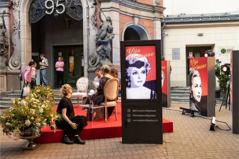 Aizvadīta Vijas Artmanes Lielā nakts