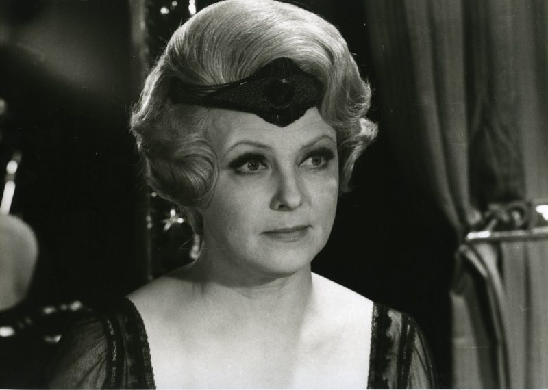 Filma “Teātris” (1978.g.). Vija Artmane – Džūlijas Lambertes lomā.