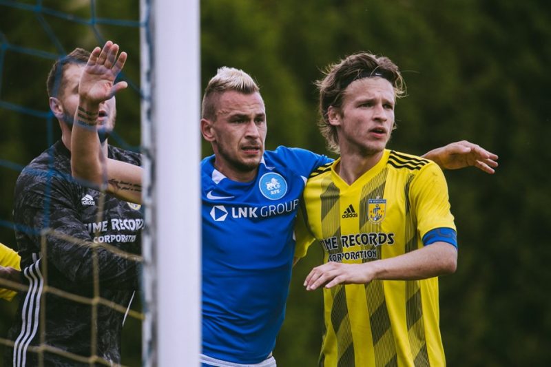 Ingars Sarmis Stuglis (pa labi) guva pirmos vārtus “Ventspils” uzvarā.