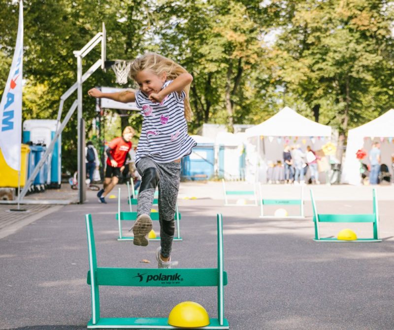 „Ghetto Games" sporta bāzē Grīziņkalnā trešo gadu pēc kārtas tika atzīmēta Bērnu rehabilitācijas diena – svētki, kas radīti bērniem un pusaudžiem ar kustību traucējumiem, viņu ģimenēm, draugiem un tuviniekiem.