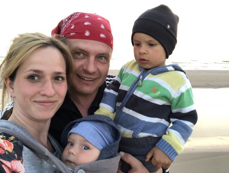 Edgaraprāt, katram ir sava baznīca, kam ziedot. "Nepārmetu citiem viņu izvēli, bet mana baznīca un glābēja ir ģimene.