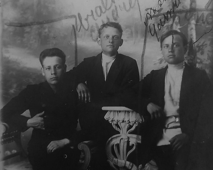 “Japončika bandas” dalībnieki. No labās puses – Nesters Gavrilovs, Andrejs Gavrilovs, Marks Goršakovs.
