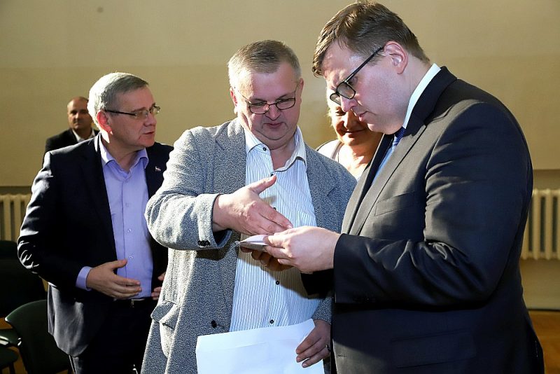 Kārsavas novada iedzīvotāji diskusijā ar vides aizsardzības un reģionālās attīstības ministru Juri Pūci pauda gan bažas un neticību reformai, gan arī atbalstu pārmaiņām, saruna ilga gandrīz trīs stundas.
