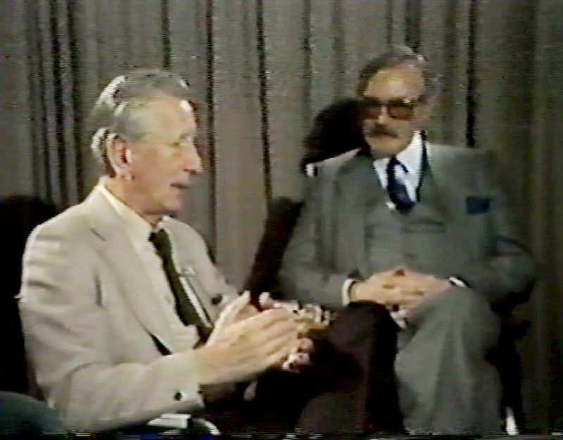 Uldis Ģērmanis (no kreisās) 1984. gadā Stokholmā intervē Imantu Lešinski.