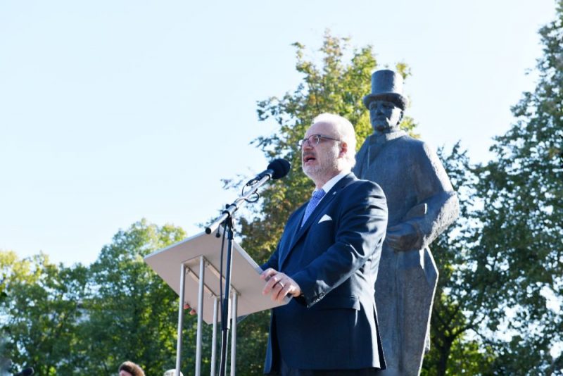 Valsts prezidenta Egila Levita uzruna pie Jāņa Čakstes pieminekļa Jelgavā 2019. gada 14. septembrī.
