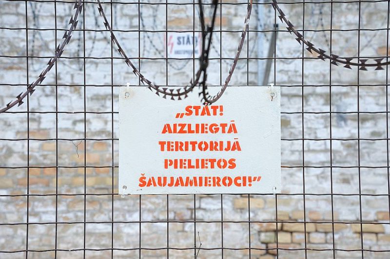 Vīrieši cietumnieki salīdzinājumā ar sievietēm izjūtot diskrimināciju, piemēram, attiecībā arī uz iespēju īslaicīgi atstāt cietuma teritoriju.