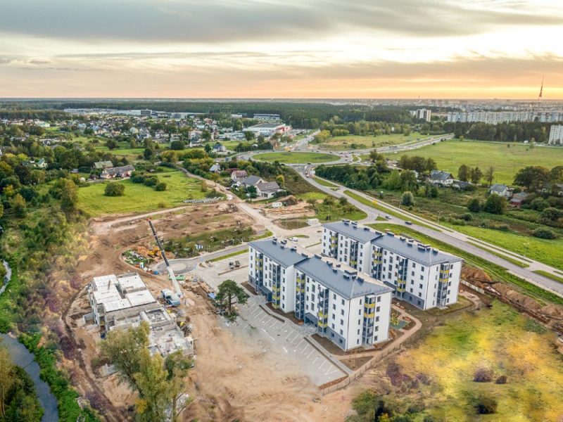 Uzbūvētas pirmās divas mājas “Bonava Latvija” daudzdzīvokļu projektā Dreiliņos