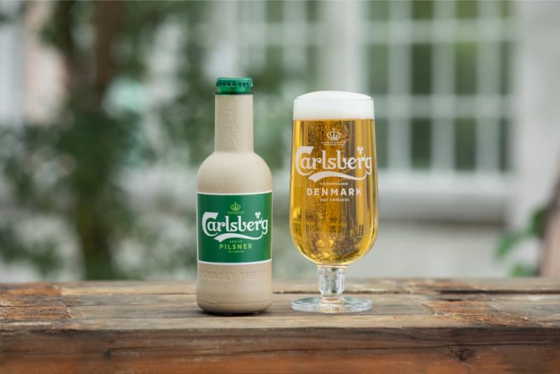 “Carlsberg” papīra pudele.
