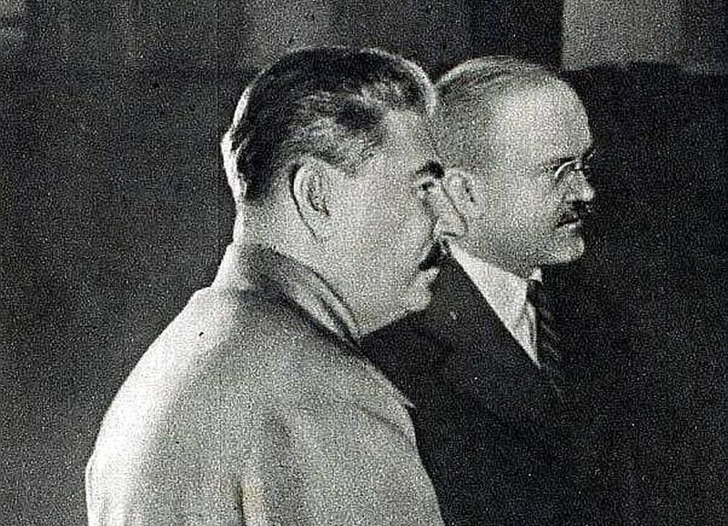 Staļins un Molotovs 1939. gada novembrī Kremlī.