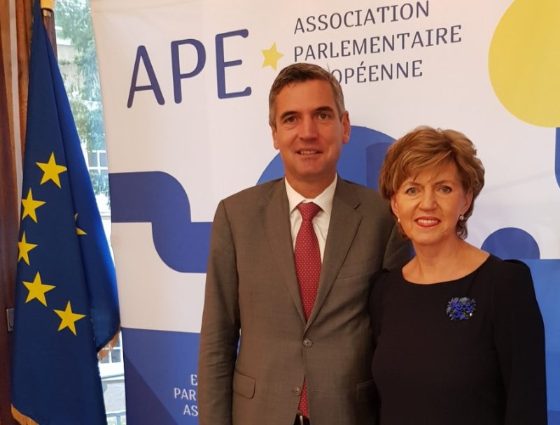 Eiropas Parlamentārās asociācijas viceprezidente Inese Vaidere kopā ar asociācijas prezidentu Herbertu Dorfmanu.