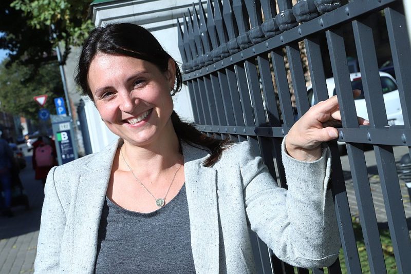 Katerīna Vogta: “Sociālo tīklu algoritmi izveidoti tā, ka prioritāti piešķir tieši tai informācijai, kas savākusi visvairāk klikšķu. Tāpēc mūsdienās sanāk tā, ka, kamēr taisnība tikai aun kājas, meli jau trīsreiz apskrējuši ap zemeslodi.”
