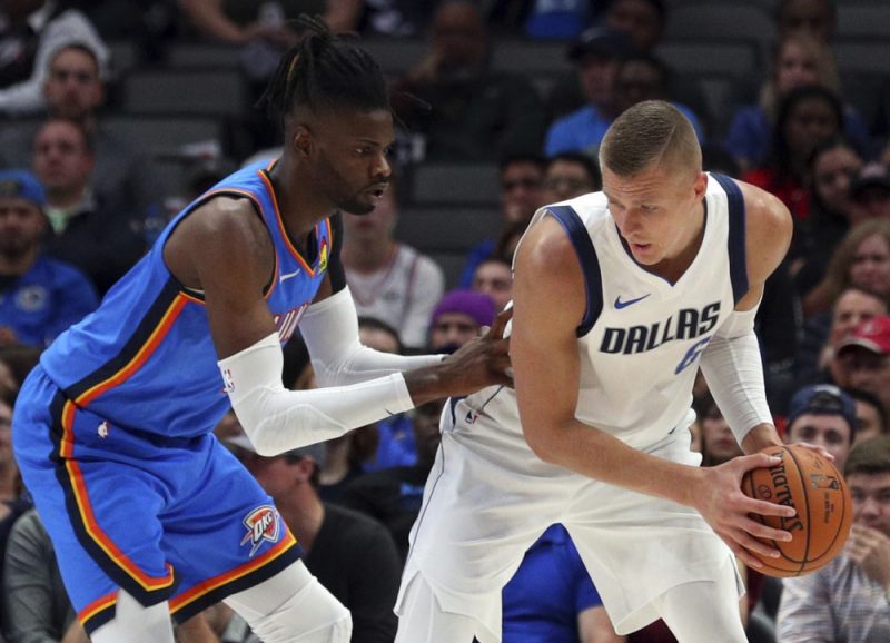 Kristaps Porziņģis pret Oklahomas “Thunder” guva 17 punktus.