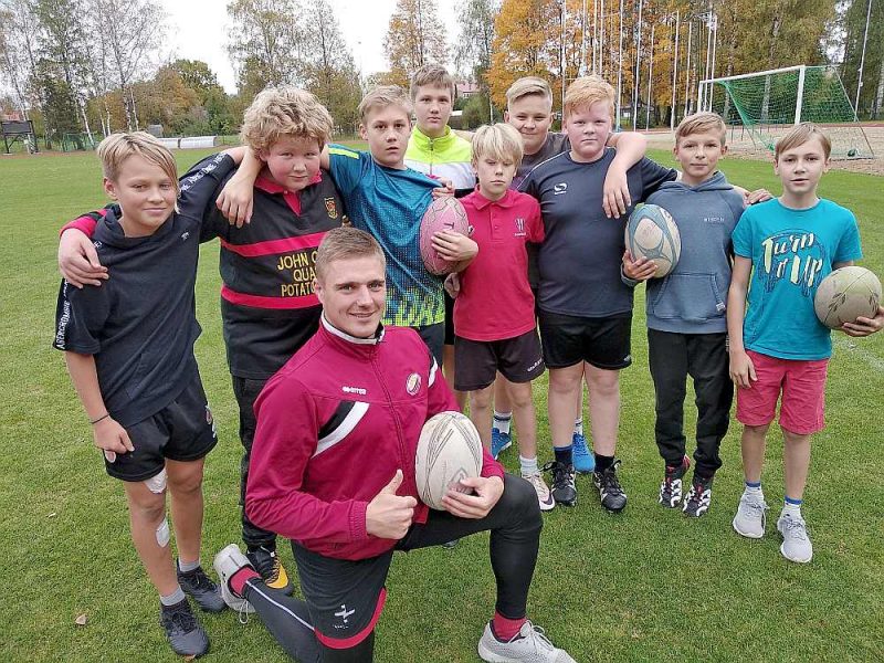 Elmārs Šefanovskis ikdienā Baldonē strādā par sporta skolotāju un trenē arī jaunos regbistus.