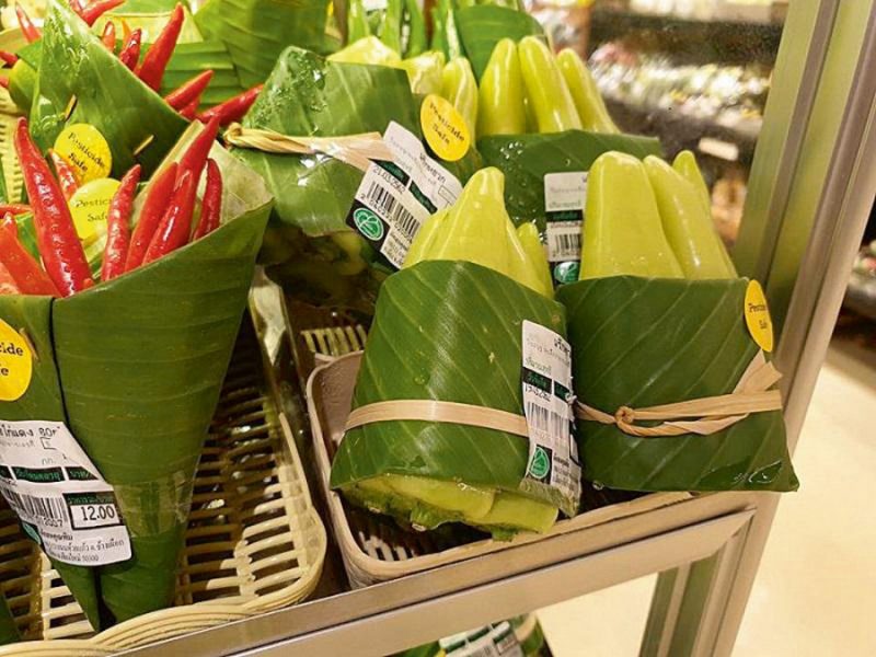 Banānu lapas kā ekoiepakojums.