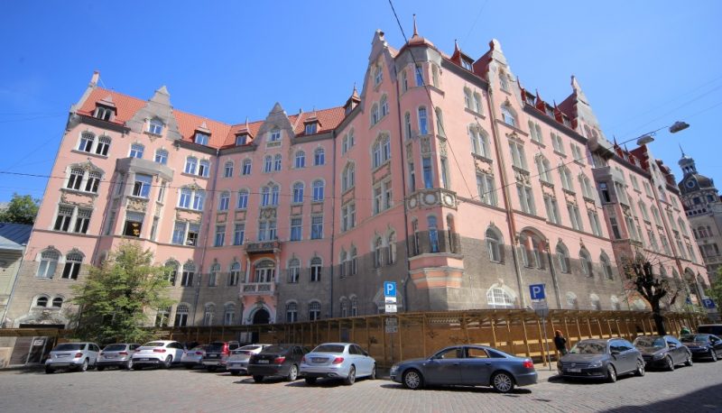 Ēka Rīgā, Brīvības ielā 55.
