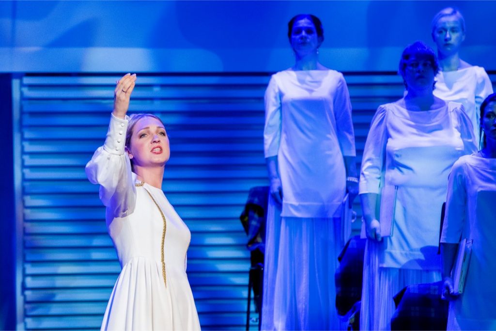Operas "Suitu sāga" bērnu un jauniešu versijas pirmizrāde.