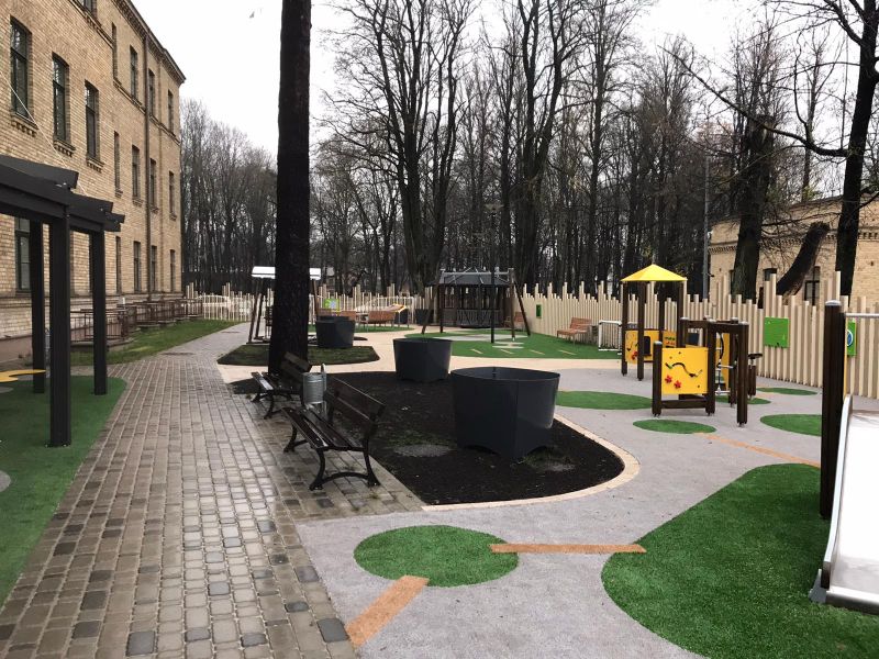 Bērnu slimnīcas Hematoonkologijas pacientiem jauns rotaļu laukums!